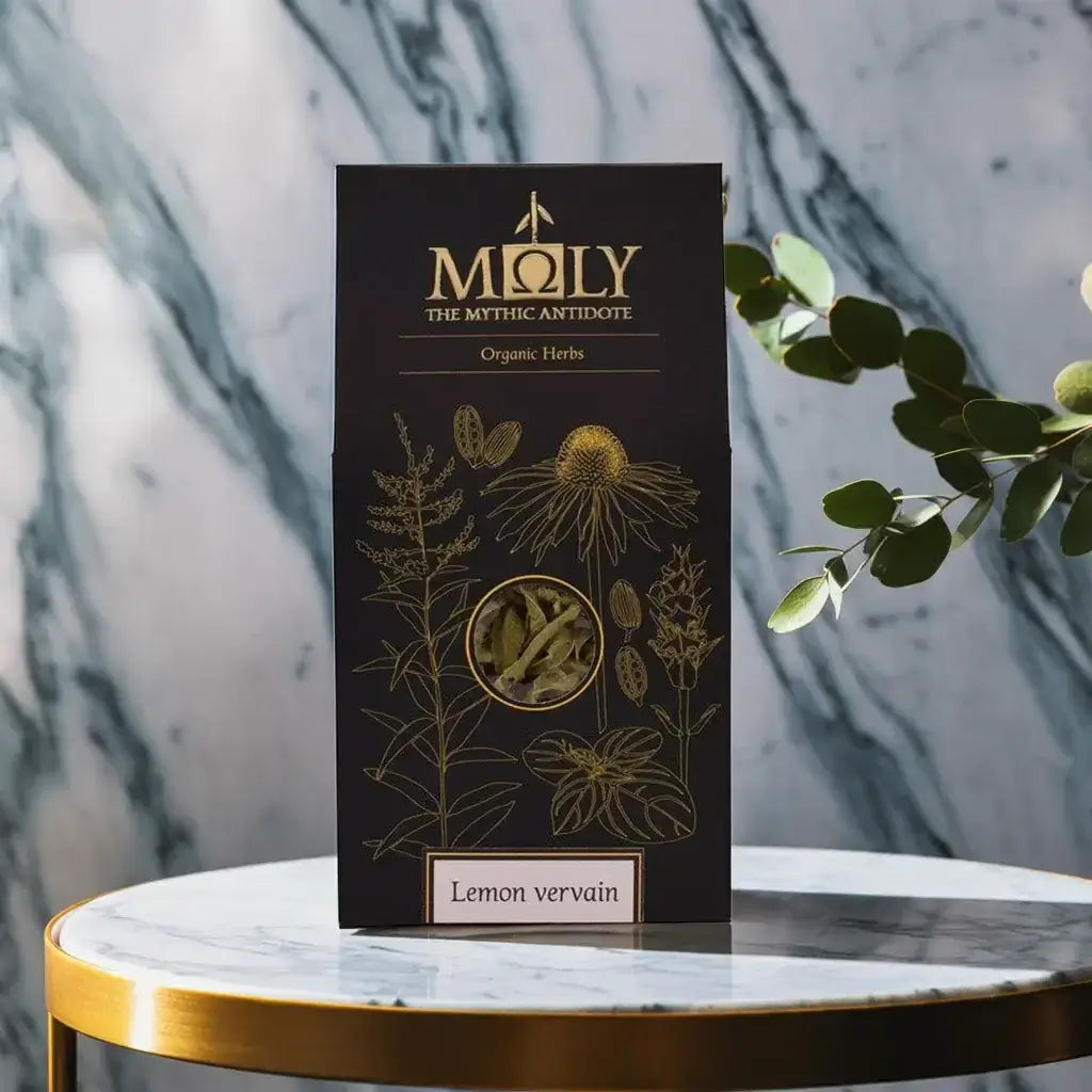 Eine schwarze Verpackung mit Zitronenverbene von Moly auf einem Marmortisch .