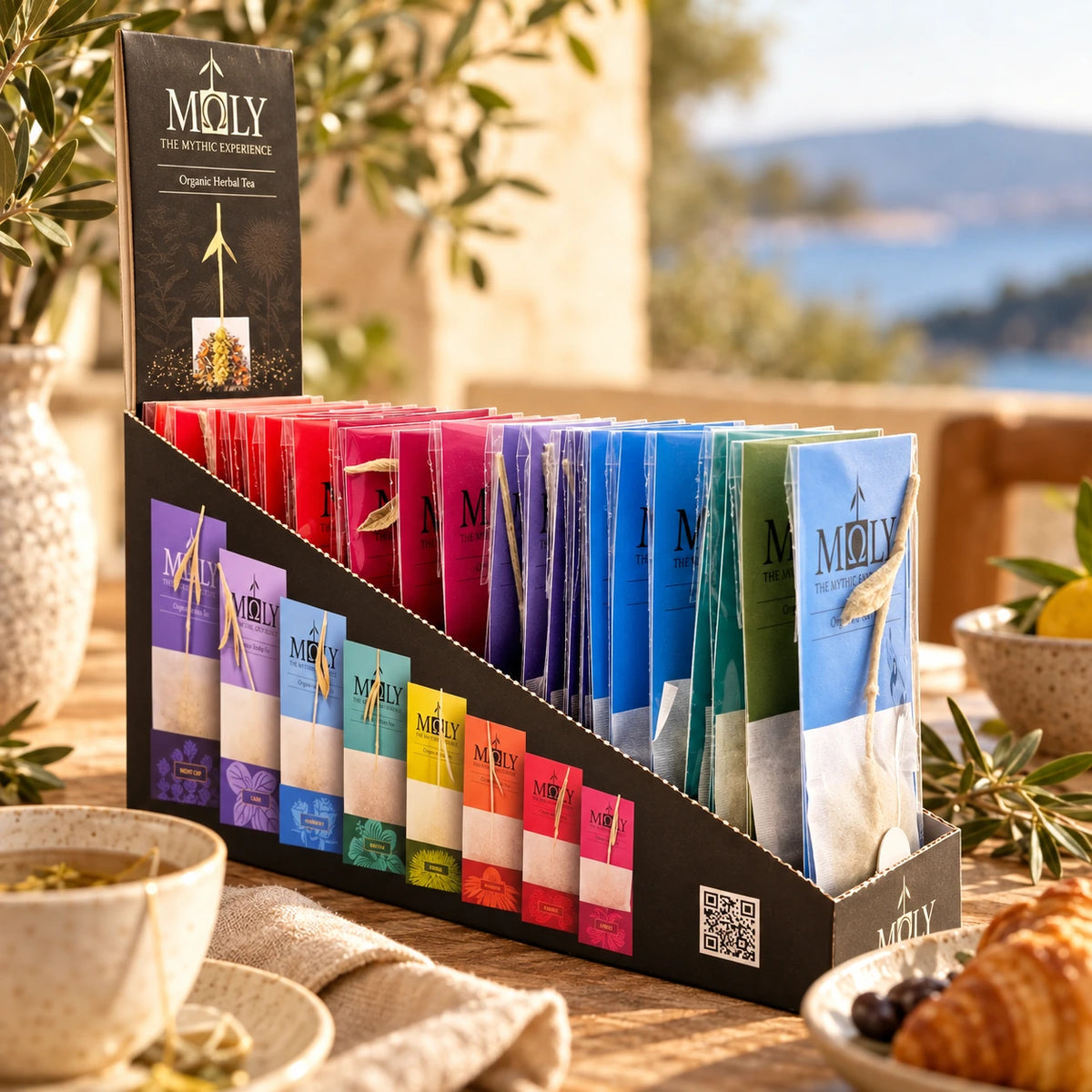 Moly Display Box mit den 32 Einzelkräutertees am Mittelmeer