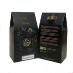 Zwei schwarze Verpackungen mit Zitronenverbene auf der man die Vorder- und Rückseite des Produktes erkennt.  