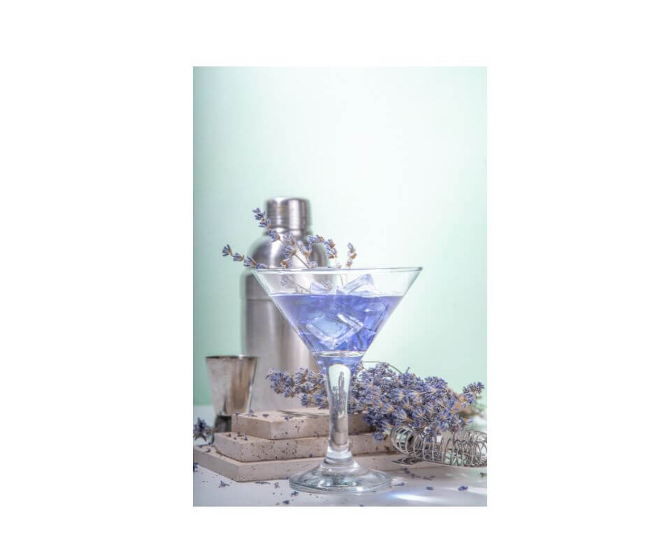 mit ätherischem Lavendelöl bio aromatisierter Likör