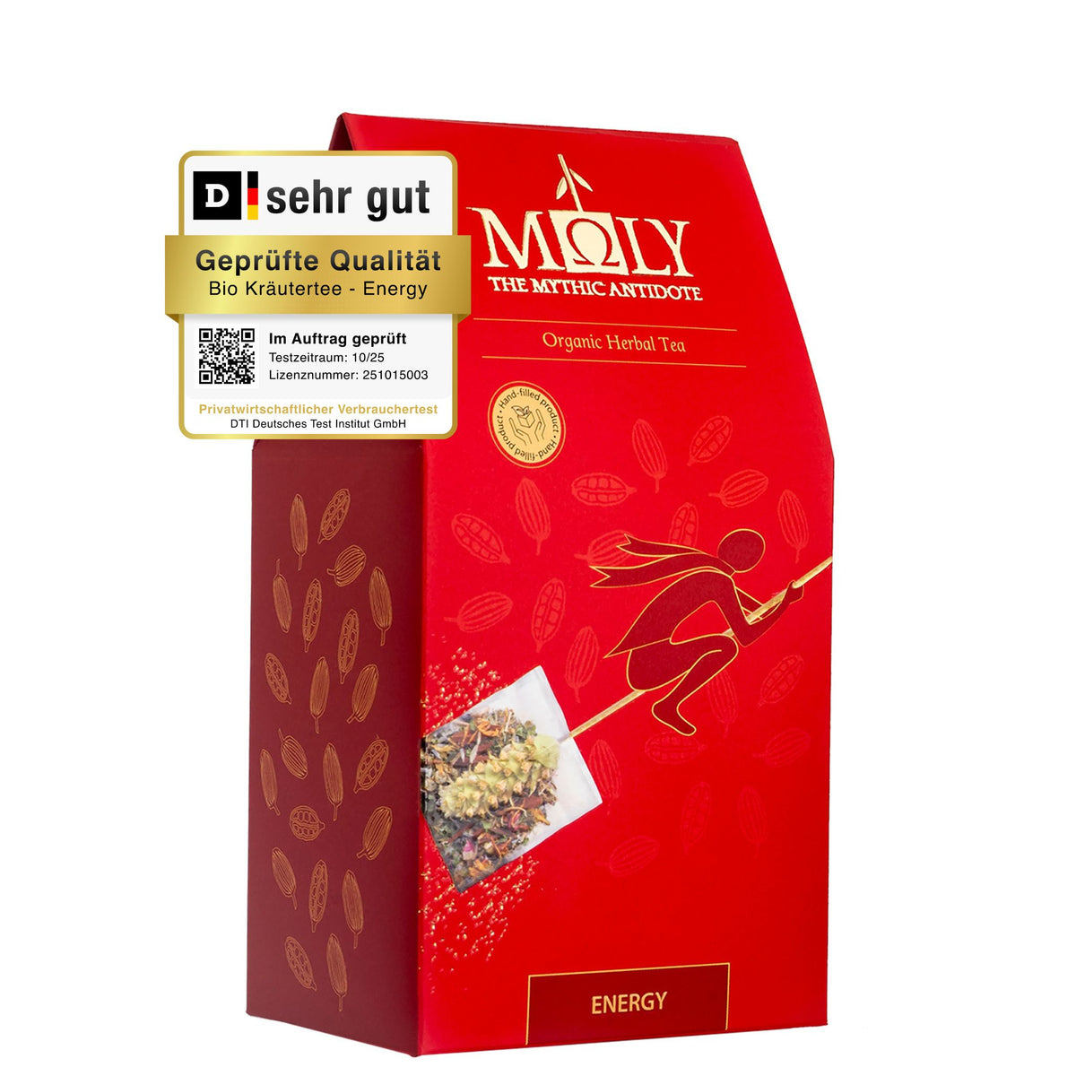 Eine rote Verpackung des Moly Energy Bio sowie aufgedruckten Pflanzen. Zentral ist Bild aufgedruckt, welches einen Teebeutel mit Inhalt zeigt aus dem der Stengel der Sideritis scardia (griechischer Bergtee) herausragt. 